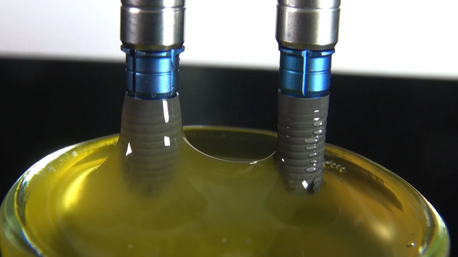 BTI implants immersed in Endoret® PRGF